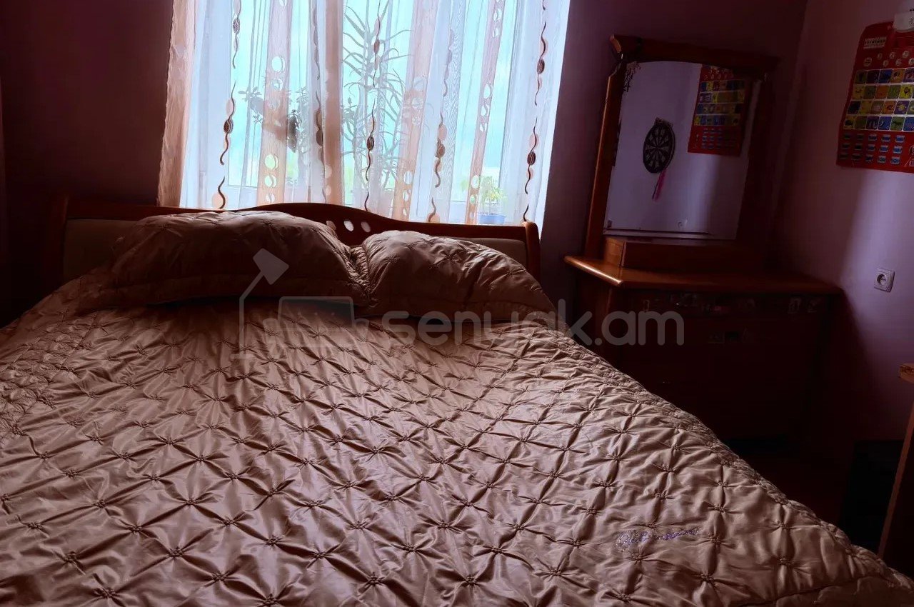 2 Սենյականոց Բնակարան Քարե Շենքում, 56քմ, 5/5 հարկ, Նորմալ Վիճակում
