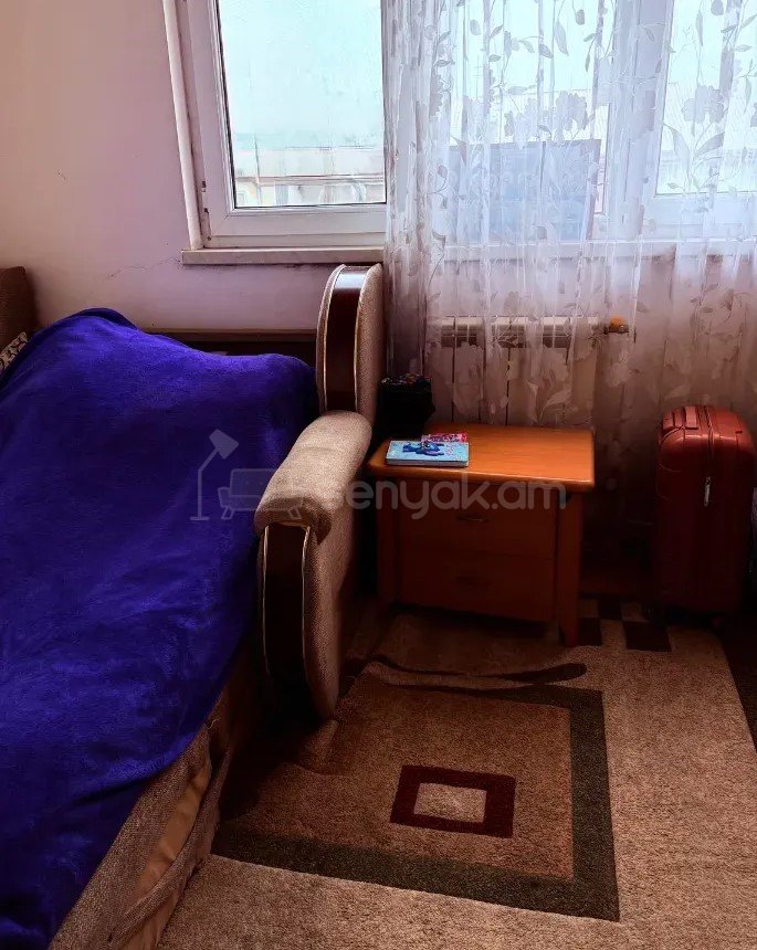 2 Սենյականոց Բնակարան Քարե Շենքում, 56քմ, 5/5 հարկ, Նորմալ Վիճակում