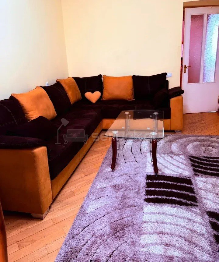 2 Սենյականոց Բնակարան Քարե Շենքում, 56քմ, 5/5 հարկ, Նորմալ Վիճակում