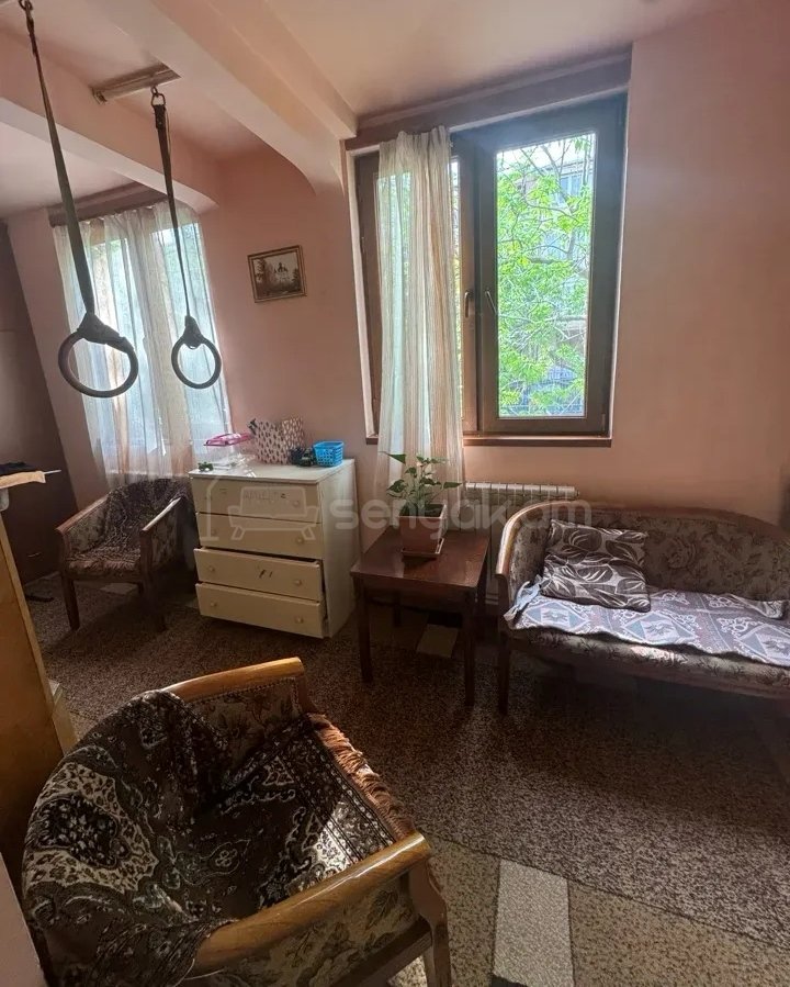 3 Սենյականոց Բնակարան Քարե Շենքում, 103քմ, 2/5 հարկ, Կոսմետիկ Վերանորոգված
