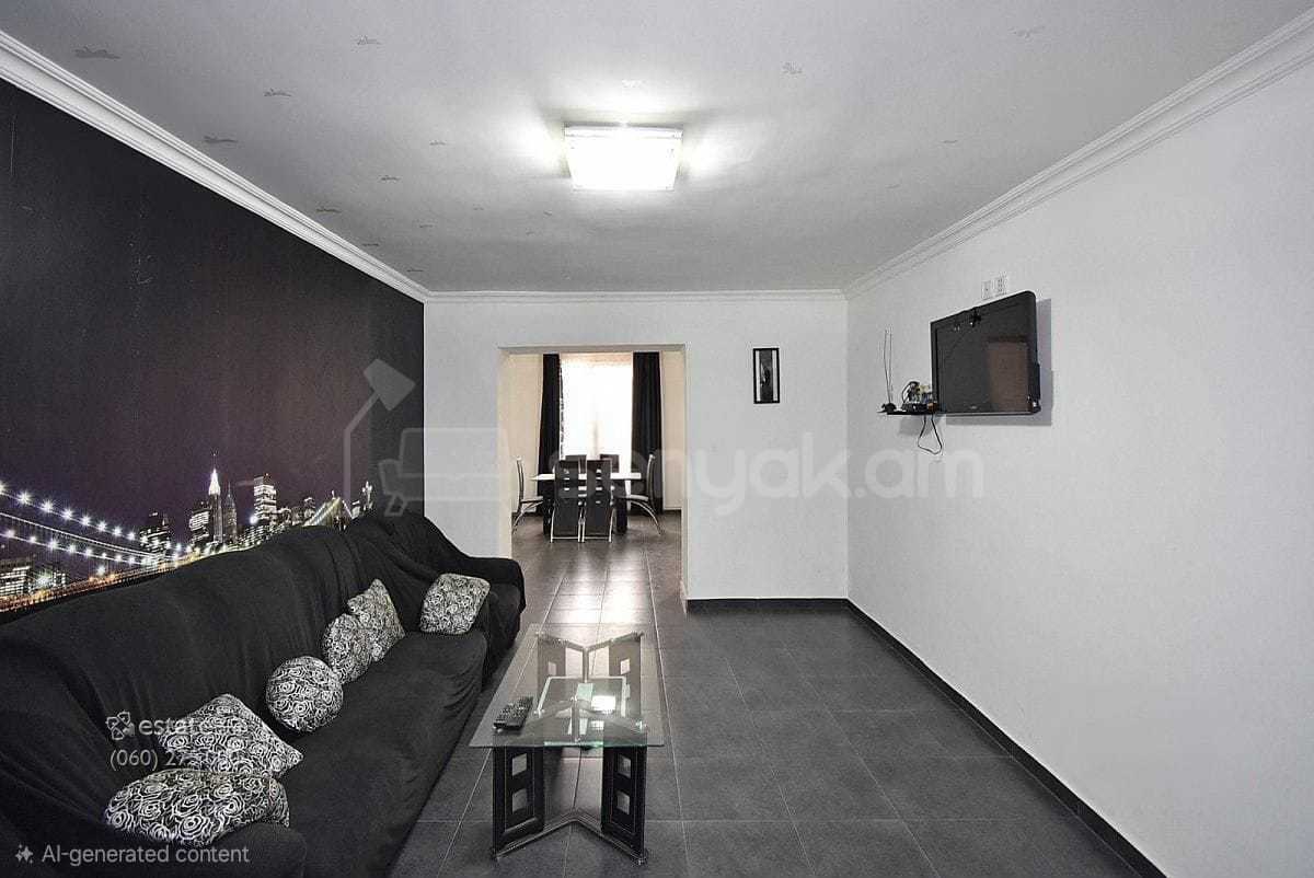 3 Սենյականոց Բնակարան Քարե Շենքում, 105քմ, 5/5 հարկ, Կապիտալ Վերանորոգված