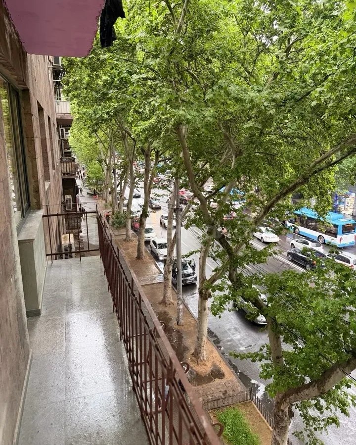 2 Սենյականոց Բնակարան Քարե Շենքում, 37քմ, 2/5 հարկ, Դիզայներական Վերանորոգված