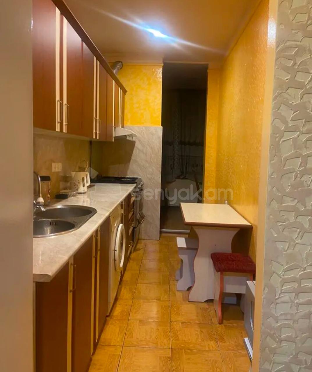 2 Սենյականոց Բնակարան Քարե Շենքում, 68քմ, 2/5 հարկ, Կոսմետիկ Վերանորոգված, Կահավորված