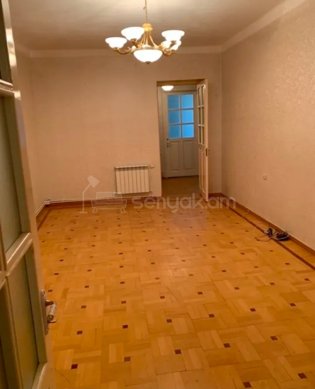 3 Սենյականոց Բնակարան Քարե Շենքում, 82քմ, 2/5 հարկ, Նորմալ Վիճակում, Մասամբ Կահավորված, Արևկող