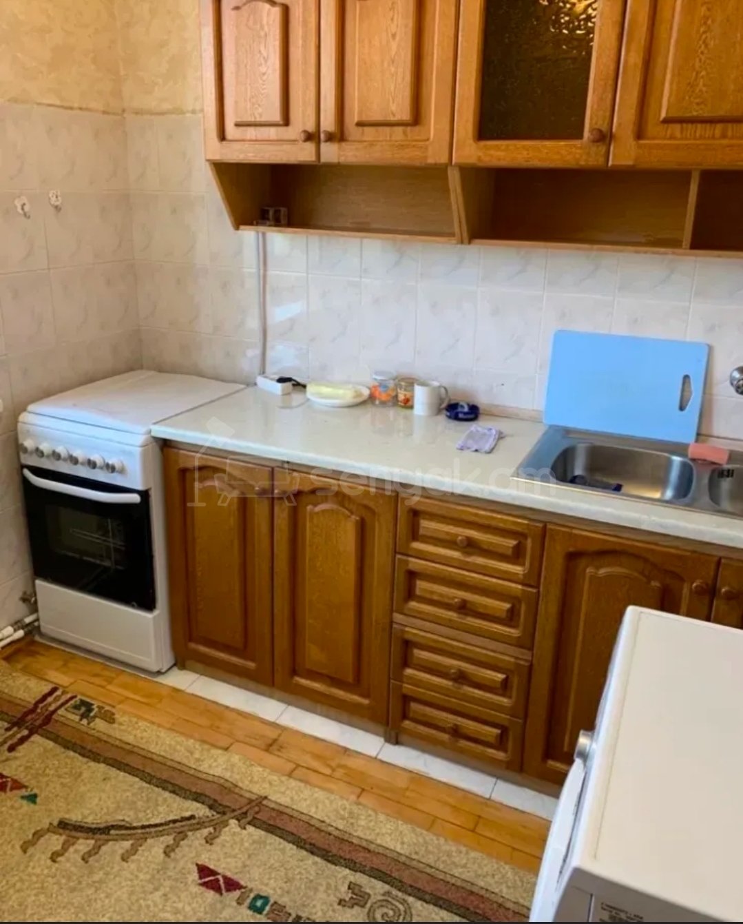 3 Սենյականոց Բնակարան Քարե Շենքում, 82քմ, 2/5 հարկ, Նորմալ Վիճակում, Մասամբ Կահավորված, Արևկող