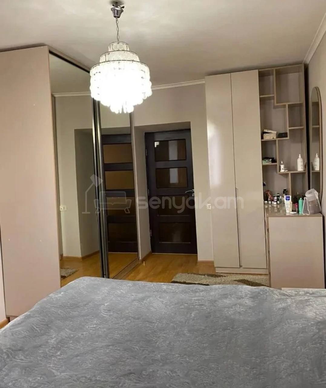 3 Սենյականոց Բնակարան Քարե Շենքում, 72քմ, 4/4 հարկ, Կապիտալ Վերանորոգված