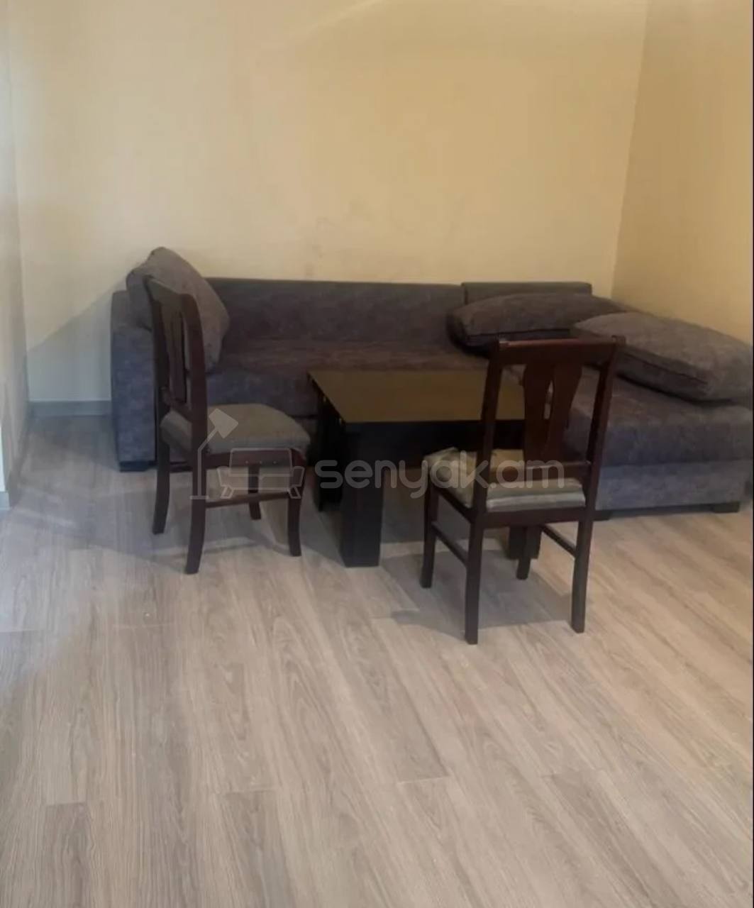 2 Սենյականոց Բնակարան Քարե Շենքում, 50քմ, 3/5 հարկ, Կոսմետիկ Վերանորոգված, Կահավորված