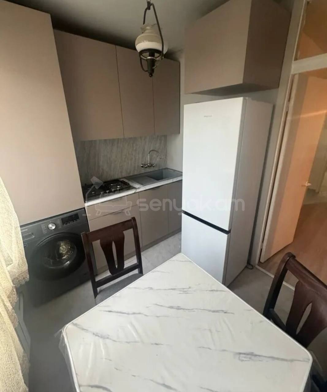 2 Սենյականոց Բնակարան Քարե Շենքում, 50քմ, 3/5 հարկ, Կոսմետիկ Վերանորոգված, Կահավորված