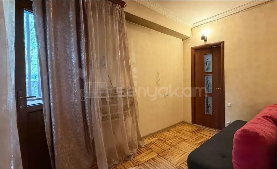2 Սենյականոց Բնակարան Քարե Շենքում, 48քմ, 2/4 հարկ, Նորմալ Վիճակում