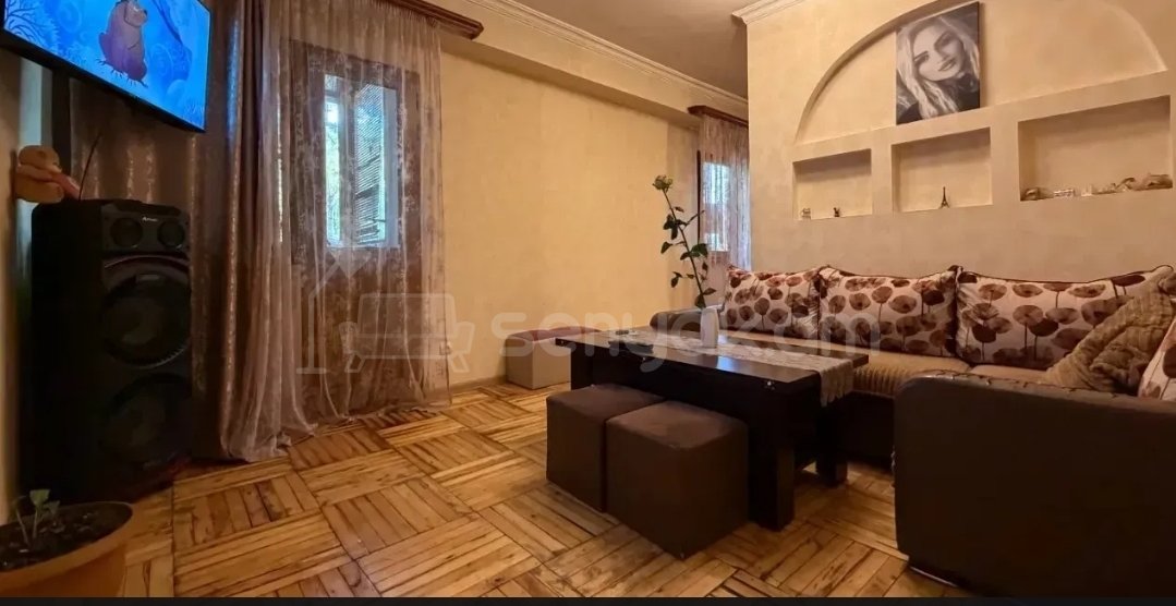 2 Սենյականոց Բնակարան Քարե Շենքում, 48քմ, 2/4 հարկ, Նորմալ Վիճակում
