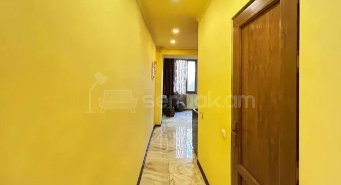 2 Սենյականոց Բնակարան Քարե Շենքում, 60քմ, 3/3 հարկ, Կապիտալ Վերանորոգված