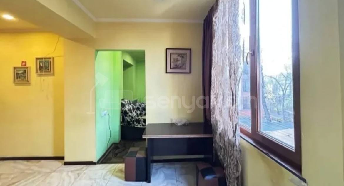2 Սենյականոց Բնակարան Քարե Շենքում, 60քմ, 3/3 հարկ, Կապիտալ Վերանորոգված
