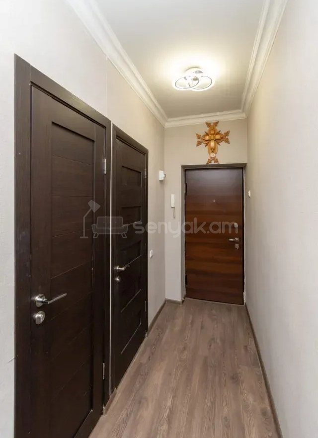 3 Սենյականոց Բնակարան Քարե Շենքում, 60քմ, 3/4 հարկ, Կապիտալ Վերանորոգված