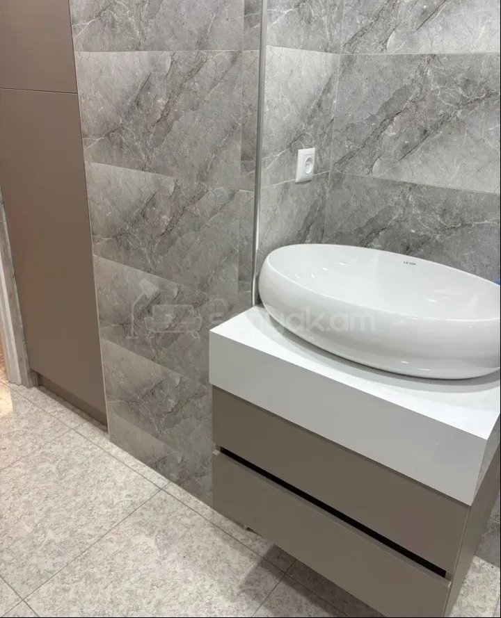 3 Սենյականոց Բնակարան Նորակառույցում, 58քմ, 3/12 հարկ, Կապիտալ Վերանորոգված