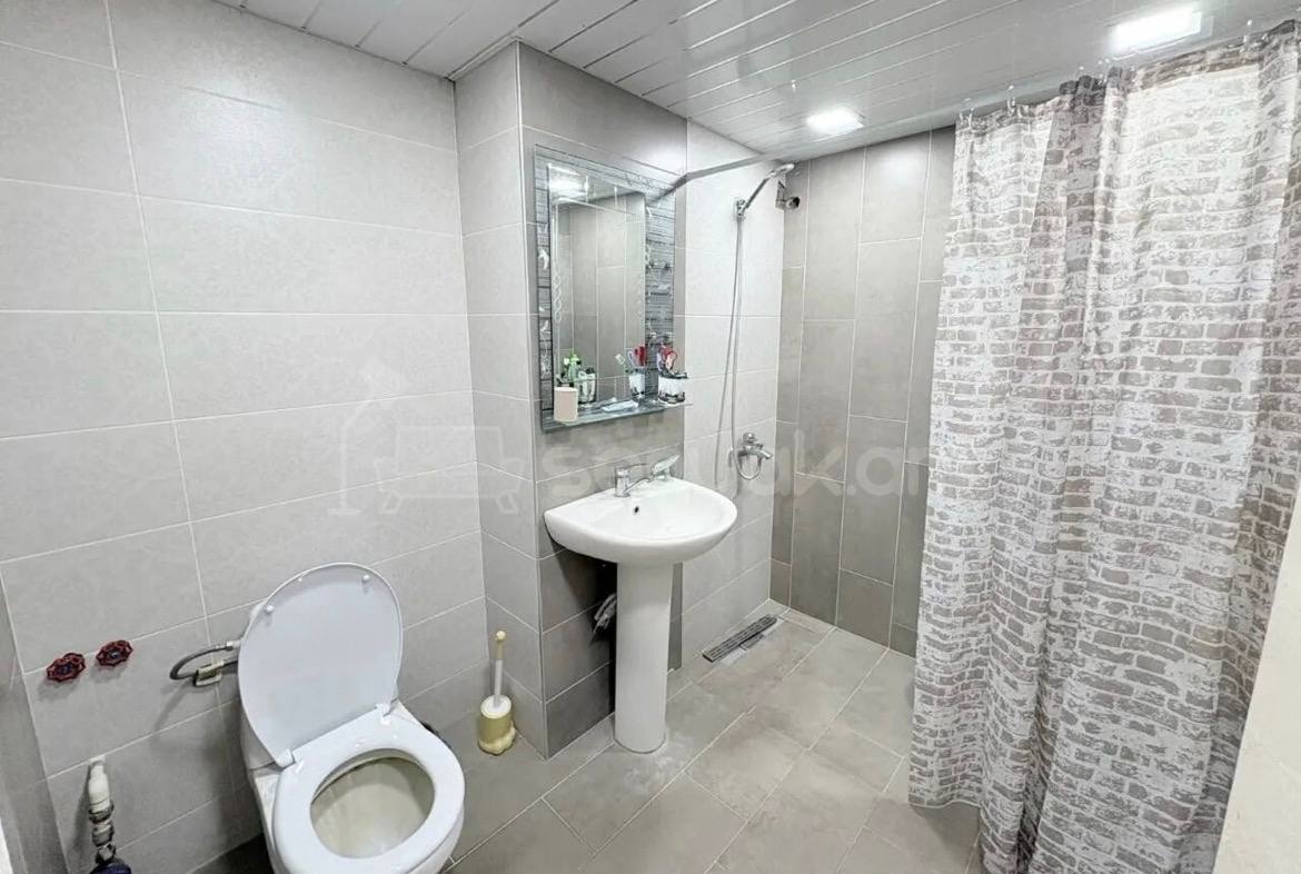 4 Սենյականոց Բնակարան Քարե Շենքում, 83քմ, 5/5 հարկ, Կոսմետիկ Վերանորոգված