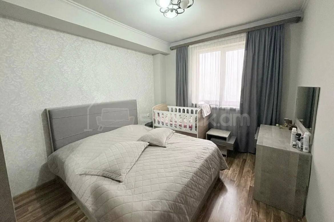 4 Սենյականոց Բնակարան Քարե Շենքում, 83քմ, 5/5 հարկ, Կոսմետիկ Վերանորոգված