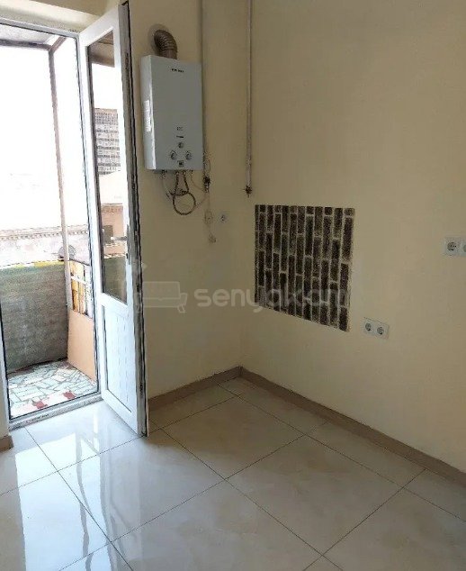 2 Սենյականոց Բնակարան Քարե Շենքում, 55քմ, 4/4 հարկ, Նորմալ Վիճակում