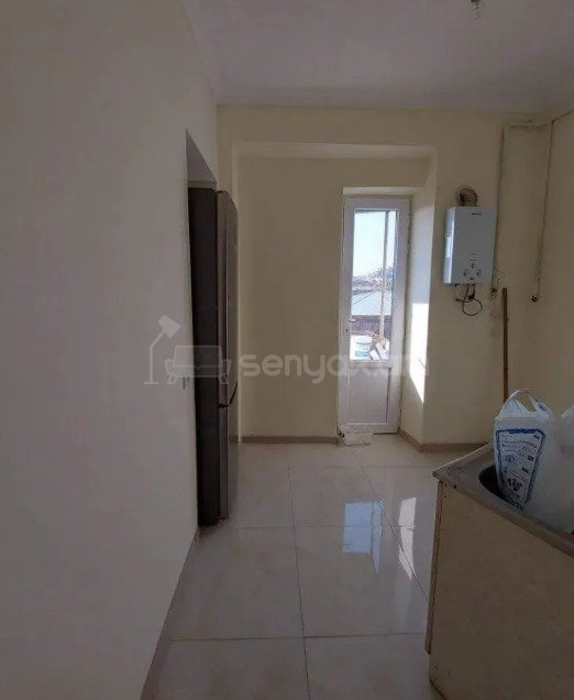 2 Սենյականոց Բնակարան Քարե Շենքում, 55քմ, 4/4 հարկ, Նորմալ Վիճակում