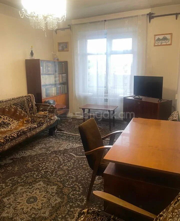 2 Սենյականոց Բնակարան Քարե Շենքում, 56քմ, 5/5 հարկ, Պետական Վիճակում