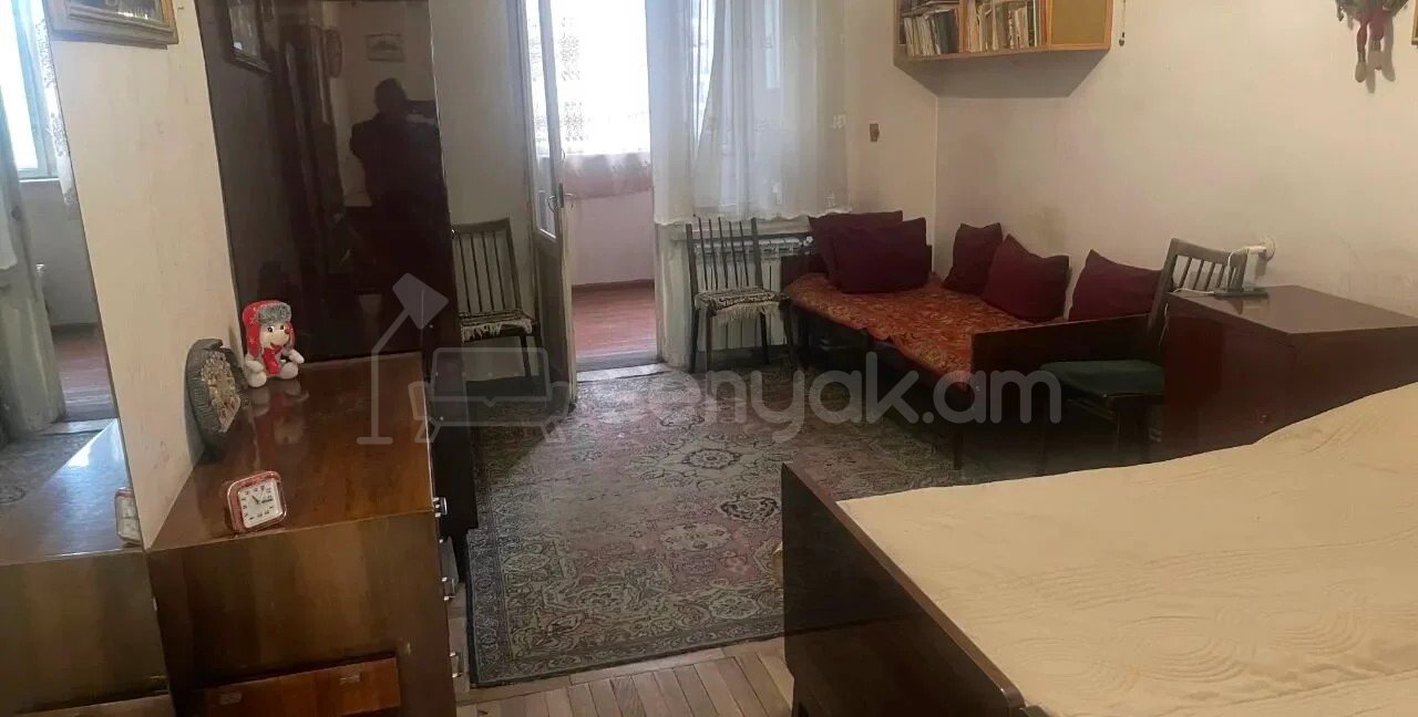 2 Սենյականոց Բնակարան Քարե Շենքում, 56քմ, 5/5 հարկ, Պետական Վիճակում