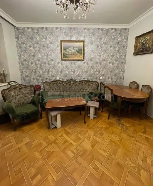 4 Սենյականոց Բնակարան Քարե Շենքում, 95քմ, 5/5 հարկ, Կապիտալ Վերանորոգված