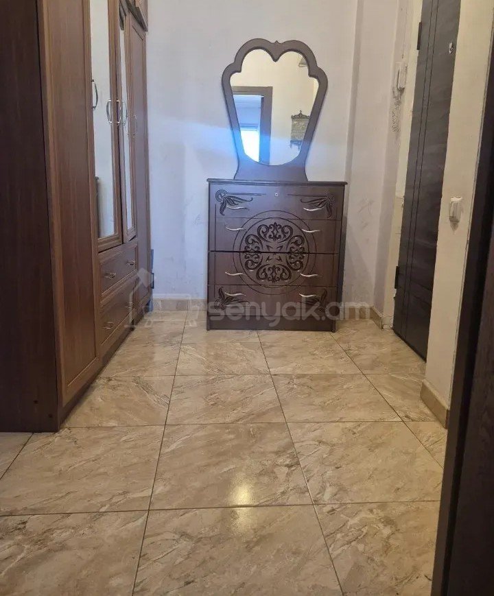 1 Սենյականոց Բնակարան, 41քմ, 8/9 հարկ, Կոսմետիկ Վերանորոգված