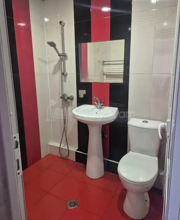 1 Սենյականոց Բնակարան, 41քմ, 8/9 հարկ, Կոսմետիկ Վերանորոգված