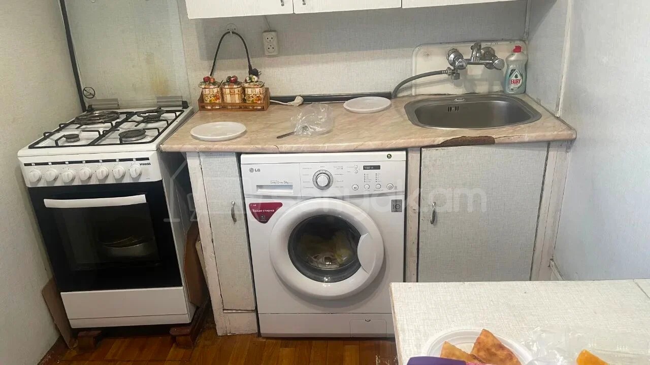 2 Սենյականոց Բնակարան Քարե Շենքում, 56քմ, 5/5 հարկ, Պետական Վիճակում