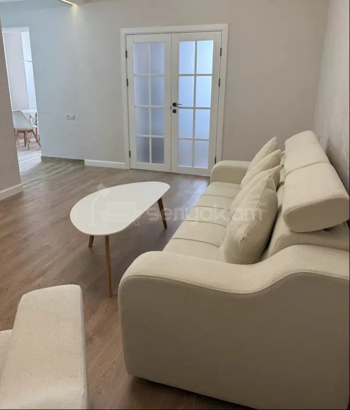2 Սենյականոց Բնակարան Քարե Շենքում, 45քմ, 3/5 հարկ, Դիզայներական Վերանորոգված