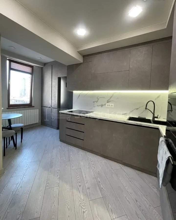 4 Սենյականոց Բնակարան, 87քմ, 7/16 հարկ, Կապիտալ Վերանորոգված