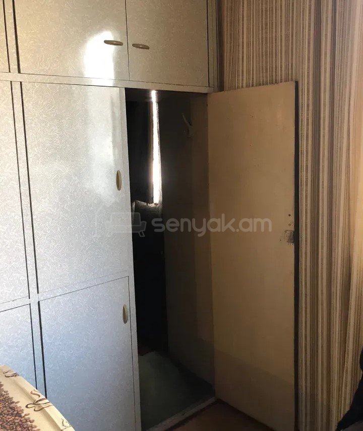 3 Սենյականոց Բնակարան Քարե Շենքում, 60քմ, 2/5 հարկ, Կոսմետիկ Վերանորոգված