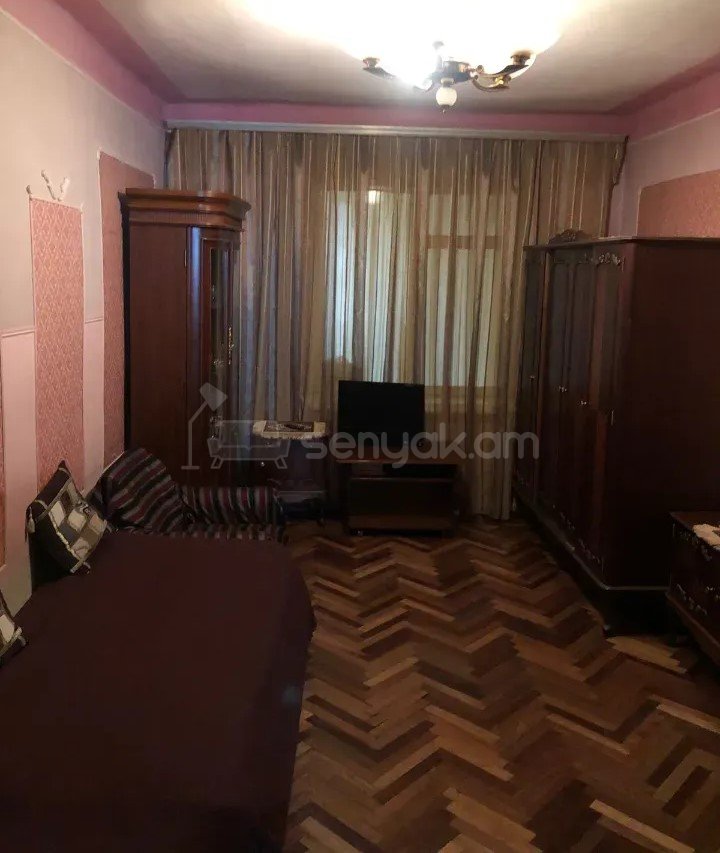 3 Սենյականոց Բնակարան Քարե Շենքում, 60քմ, 2/5 հարկ, Կոսմետիկ Վերանորոգված