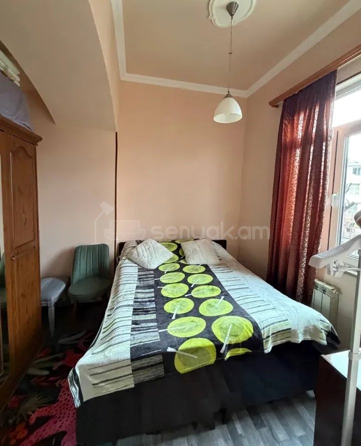 3 Սենյականոց Բնակարան Քարե Շենքում, 67քմ, 2/4 հարկ, Կապիտալ Վերանորոգված