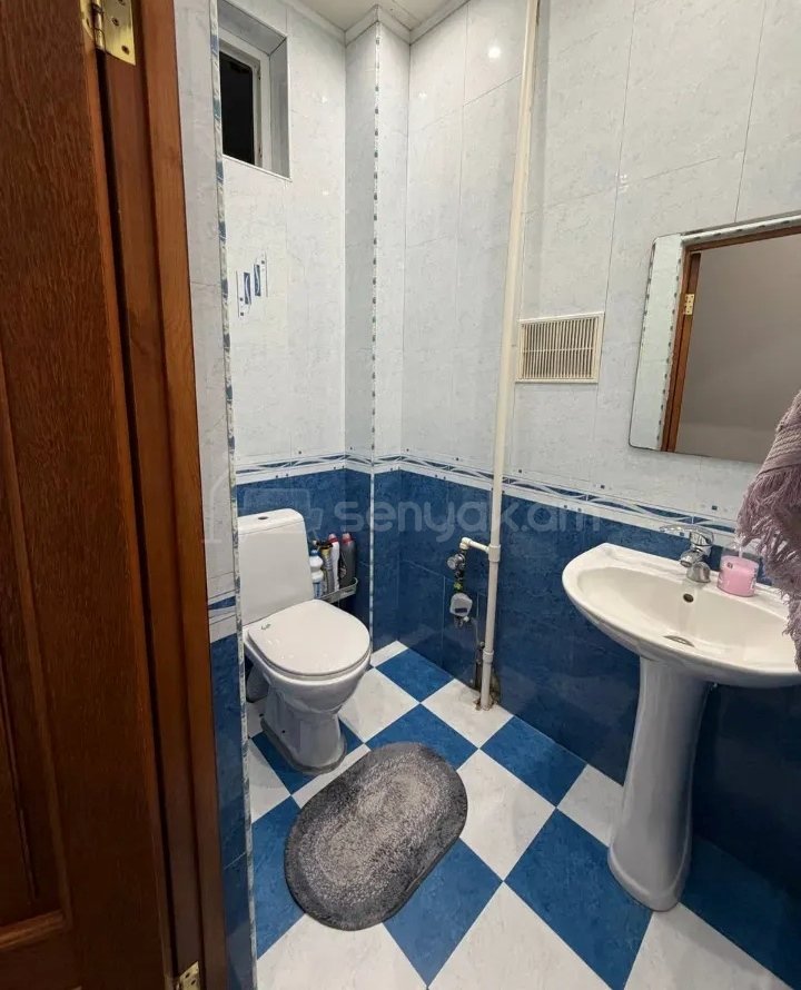 3 Սենյականոց Բնակարան Քարե Շենքում, 67քմ, 2/4 հարկ, Նորմալ Վիճակում