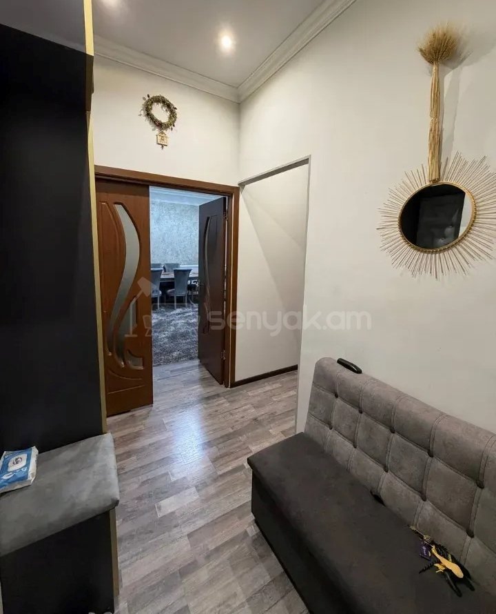 3 Սենյականոց Բնակարան Քարե Շենքում, 67քմ, 2/4 հարկ, Նորմալ Վիճակում