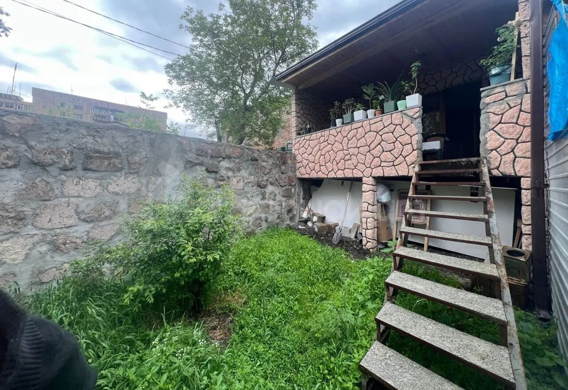 2 Սենյականոց Սեփական Տուն, 70քմ, Կապիտալ Վերանորոգված, Կահավորված, Ավտոտնակով