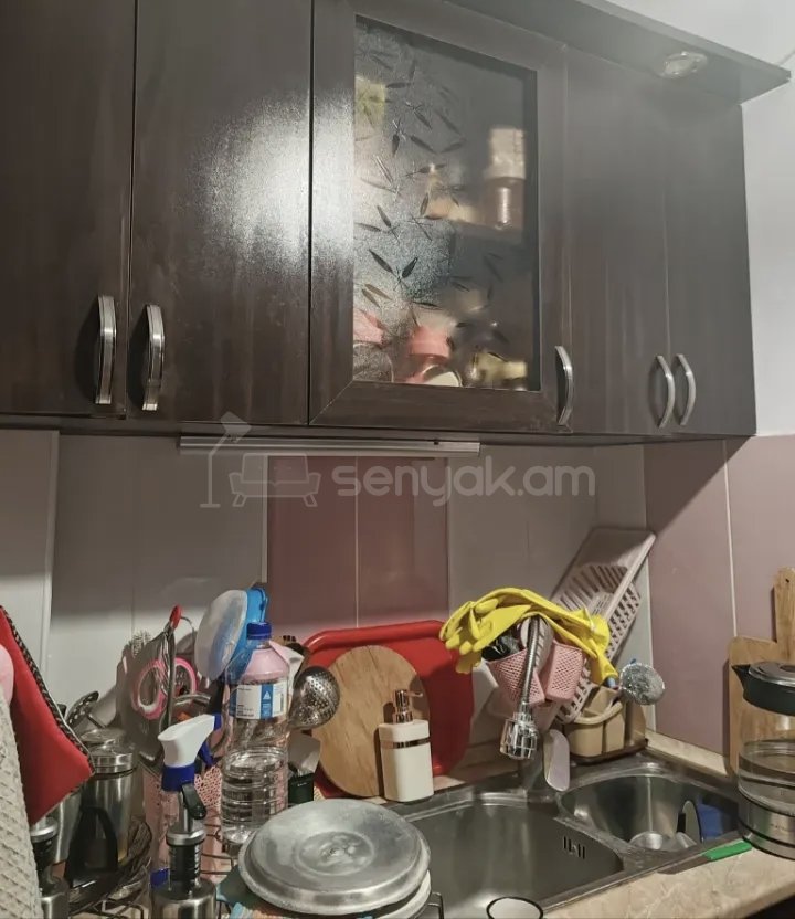 1 Սենյականոց Բնակարան Քարե Շենքում, 35քմ, 1/1 հարկ, Նորմալ Վիճակում, Կահավորված, Արևկող