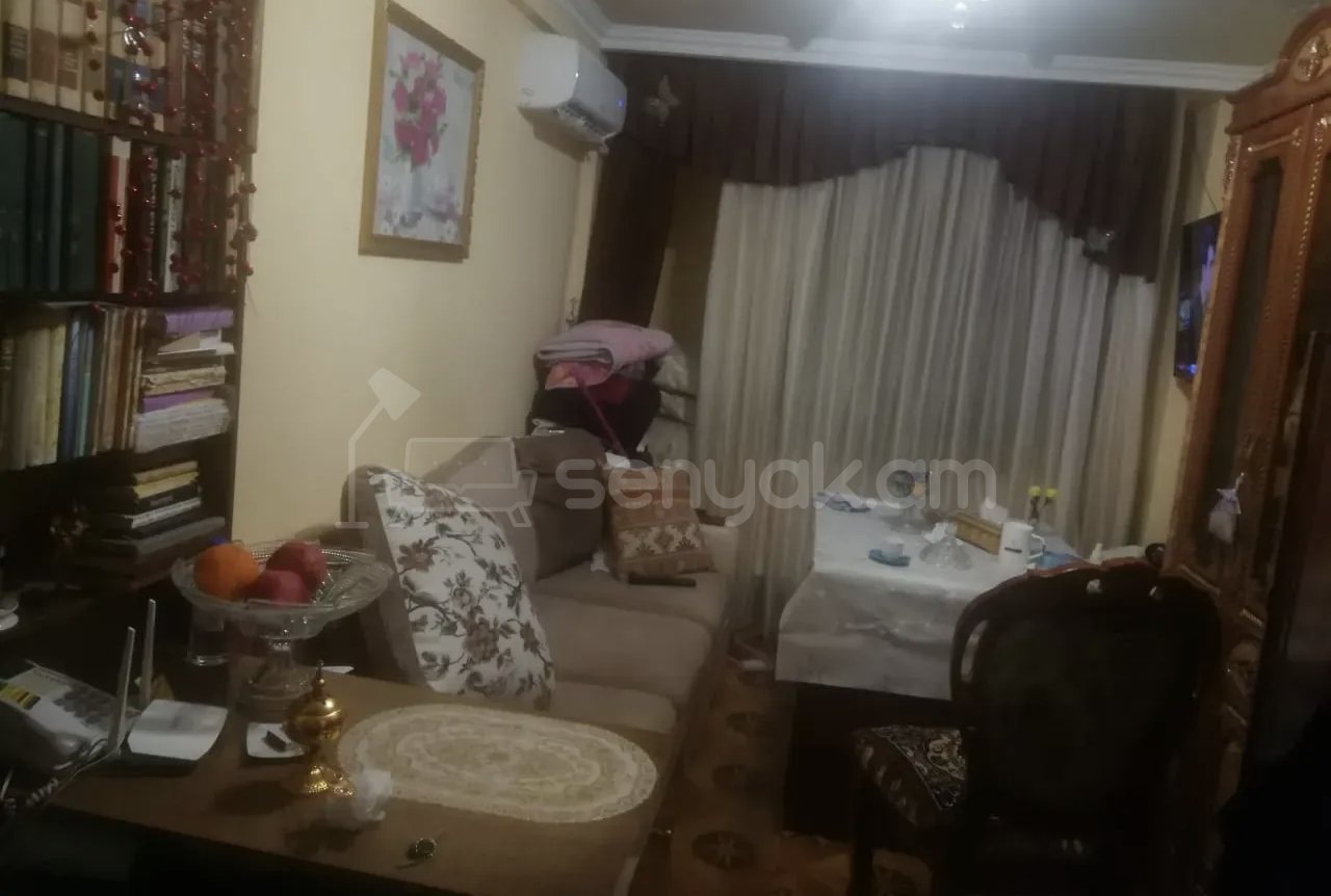 1 Սենյականոց Բնակարան Քարե Շենքում, 35քմ, 1/1 հարկ, Նորմալ Վիճակում, Կահավորված, Արևկող