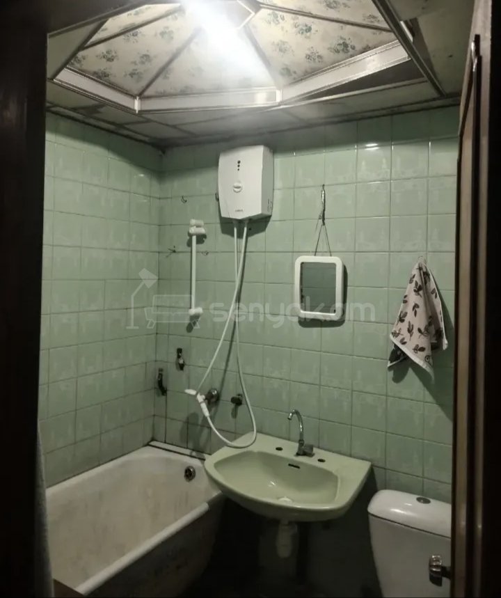 1 Սենյականոց Բնակարան, 45քմ, 3/9 հարկ, Նորմալ Վիճակում, Կահավորված, Արևկող
