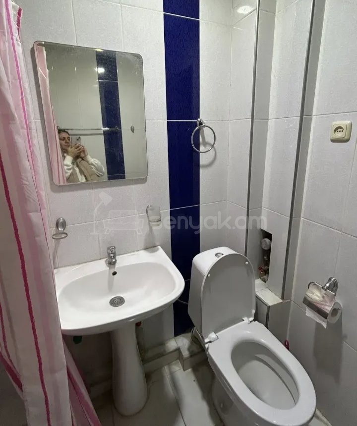 3 Սենյականոց Բնակարան Քարե Շենքում, 68քմ, 1/1 հարկ, Կապիտալ Վերանորոգված, Կահավորված