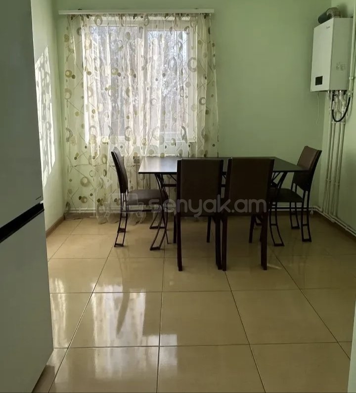 3 Սենյականոց Բնակարան Քարե Շենքում, 68քմ, 1/1 հարկ, Կապիտալ Վերանորոգված, Կահավորված
