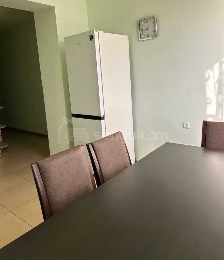 3 Սենյականոց Բնակարան Քարե Շենքում, 68քմ, 1/1 հարկ, Կապիտալ Վերանորոգված, Կահավորված