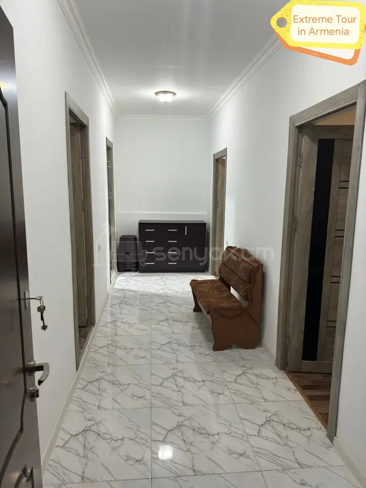 2 Սենյականոց Բնակարան Քարե Շենքում, 60քմ, 2/2 հարկ, Նորմալ Վիճակում, Կահավորված, Արևկող