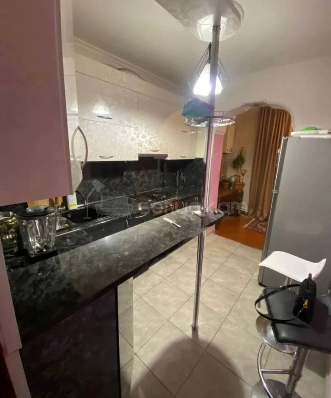3 Սենյականոց Բնակարան Քարե Շենքում, 74քմ, 1/5 հարկ, Կապիտալ Վերանորոգված, Կահավորված, Արևկող
