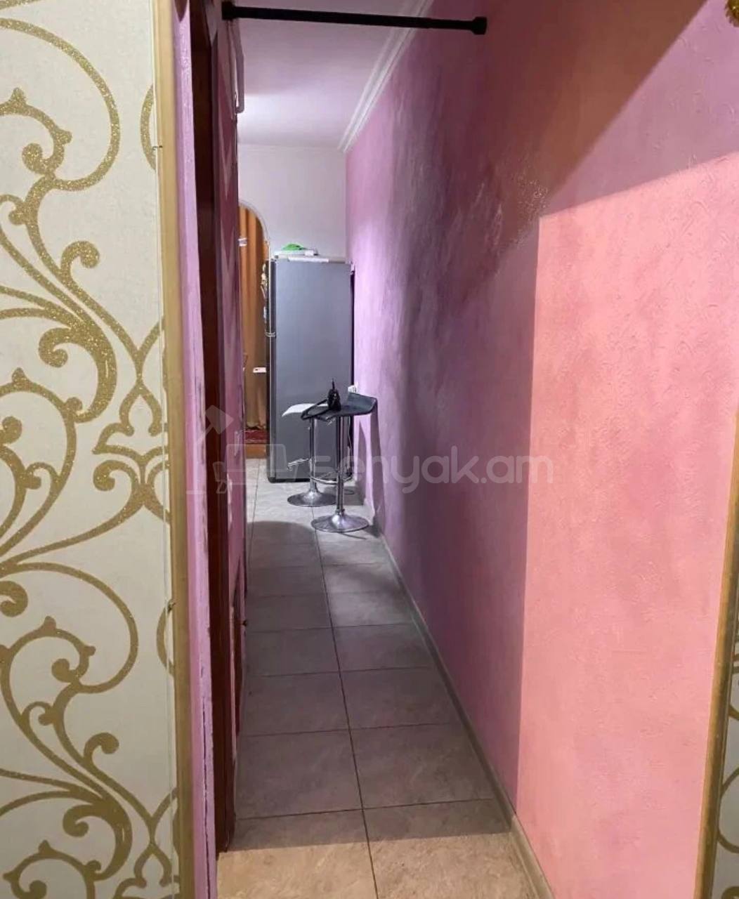 3 Սենյականոց Բնակարան Քարե Շենքում, 74քմ, 1/5 հարկ, Կապիտալ Վերանորոգված, Կահավորված