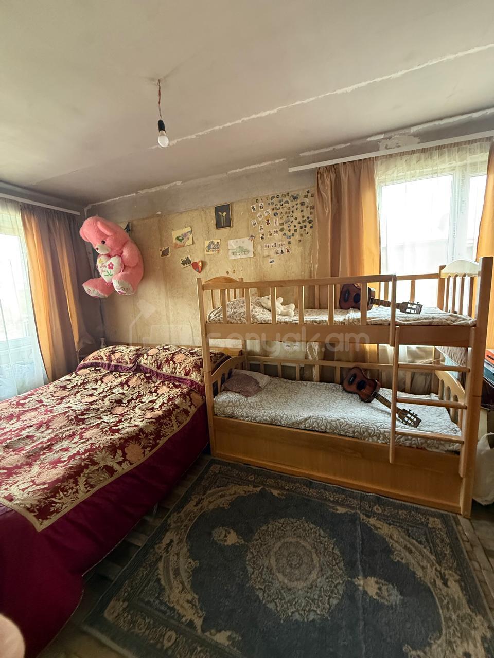 3 Սենյականոց Բնակարան, 74քմ, 3/9 հարկ, Նորմալ Վիճակում, Կահավորված