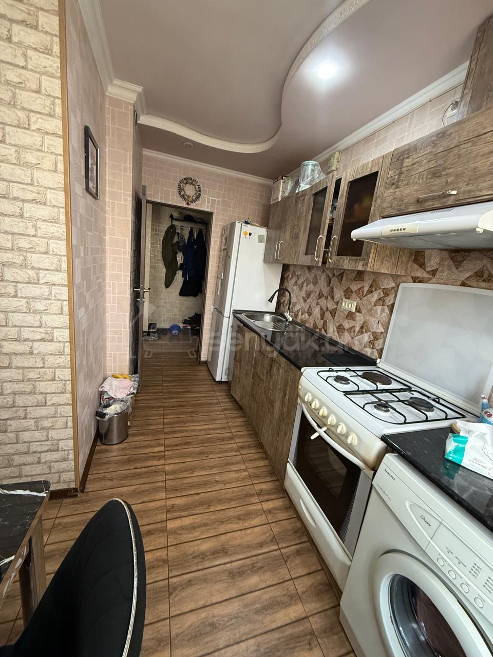3 Սենյականոց Բնակարան, 74քմ, 3/9 հարկ, Նորմալ Վիճակում, Կահավորված