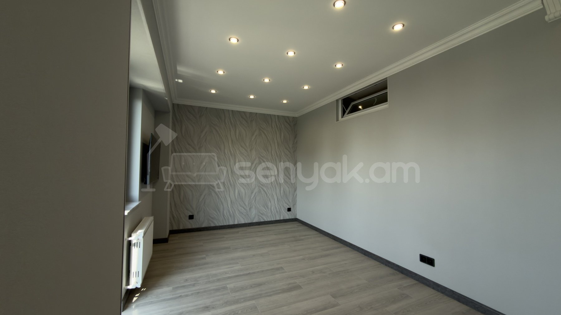 2 Սենյականոց Բնակարան Քարե Շենքում, 38քմ, 5/5 հարկ, Կապիտալ Վերանորոգված