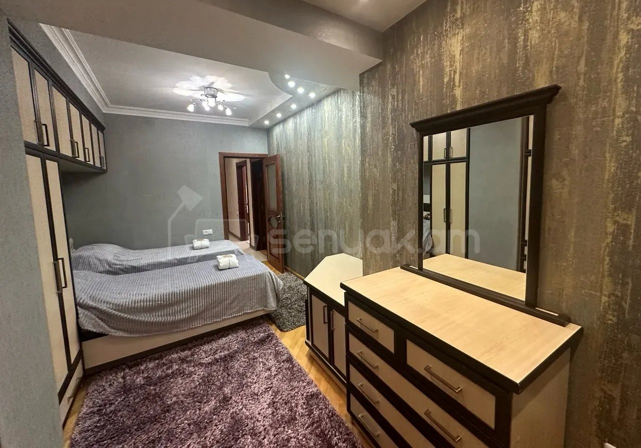 3 Սենյականոց Բնակարան Քարե Շենքում, 110քմ, 1/16 հարկ, Կապիտալ Վերանորոգված, Կահավորված, Արևկող