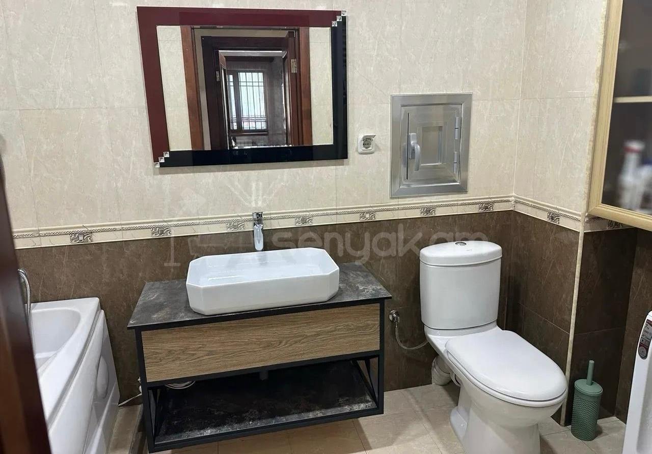 3 Սենյականոց Բնակարան Քարե Շենքում, 110քմ, 1/16 հարկ, Կապիտալ Վերանորոգված, Կահավորված, Արևկող